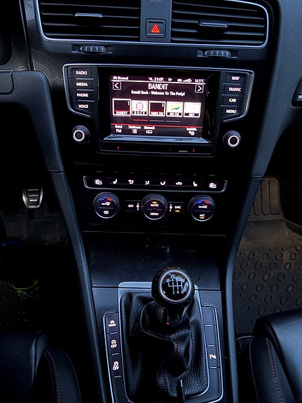 Volkswagen Golf VII 11 of 18