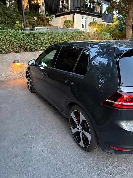 Volkswagen Golf VII 4 of 18