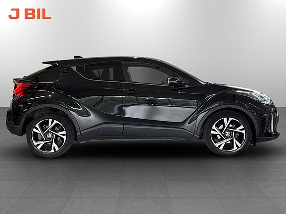 Toyota C-HR 14 of 16