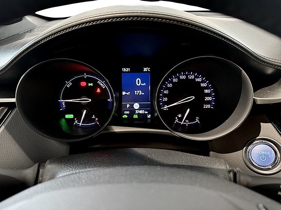 Toyota C-HR 8 of 16