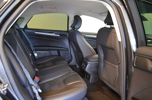 Ford Mondeo 23 of 27