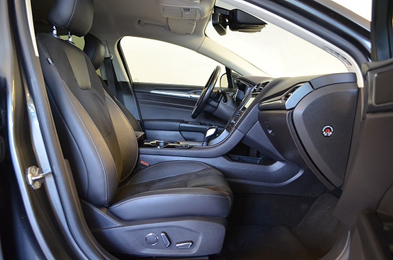 Ford Mondeo 22 of 27