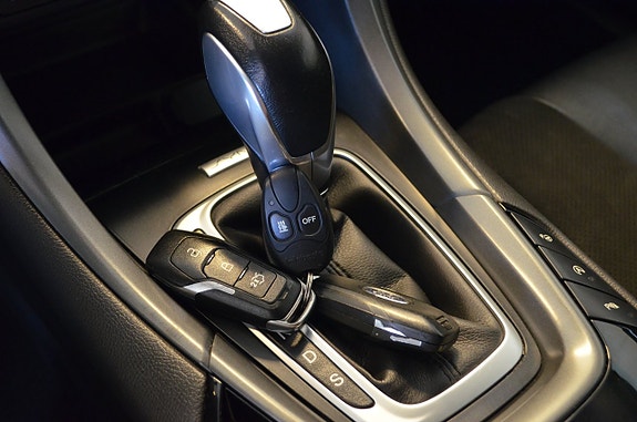 Ford Mondeo 4 of 27