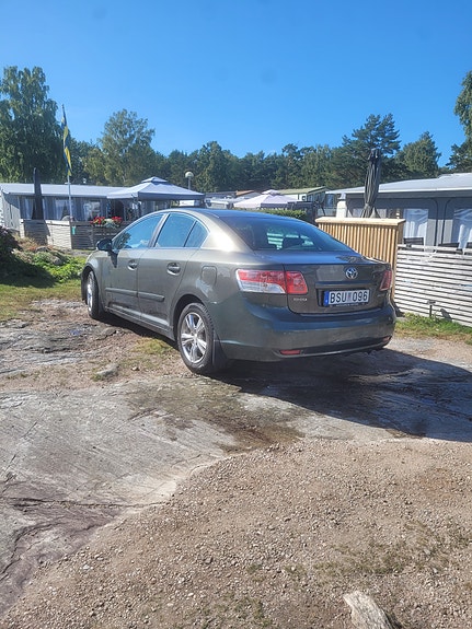 Toyota Avensis 3 of 4