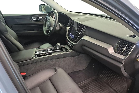 Volvo XC60 10 of 23