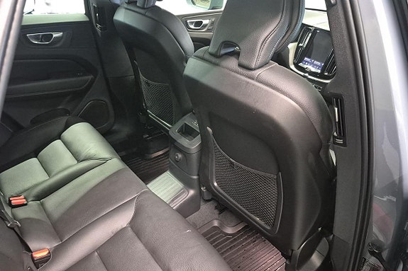 Volvo XC60 17 of 23