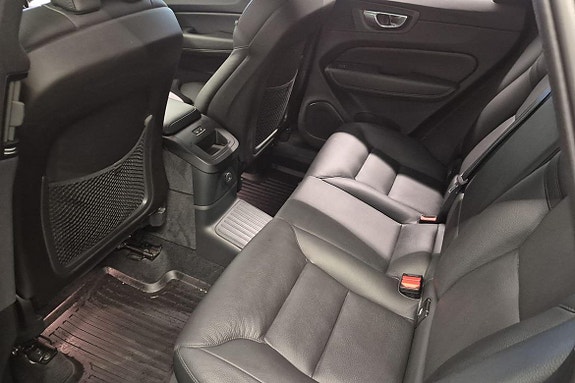 Volvo XC60 18 of 23