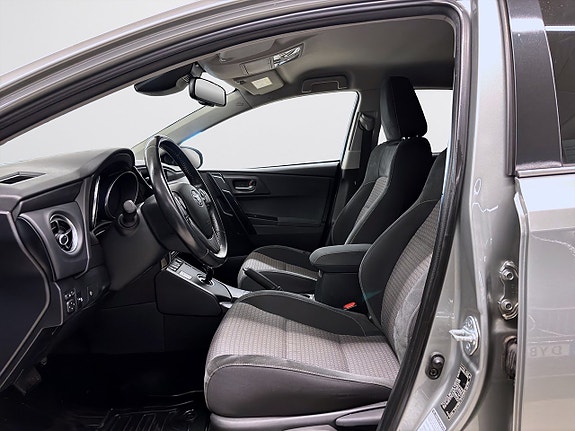 Toyota Auris 11 of 13