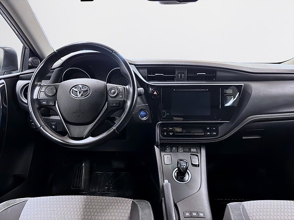 Toyota Auris 9 of 13