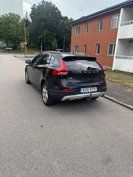 Volvo V40 Cross Country 3 of 5