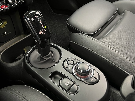MINI Cooper S 18 of 30