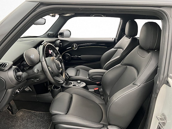 MINI Cooper S 11 of 30