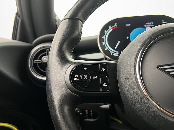 MINI Cooper S 24 of 30
