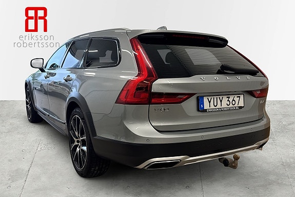 Volvo V90 Cross Country 3 of 6