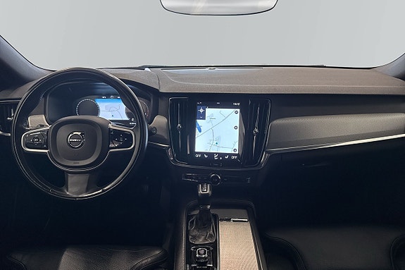 Volvo V90 Cross Country 4 of 6