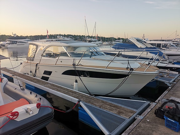 Marex 310 D6/440, 2017/2024, absolut maxutrustad 2 of 7