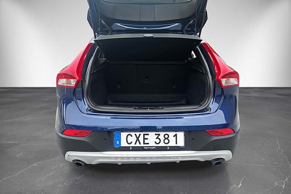 Volvo V40 Cross Country 9 of 20