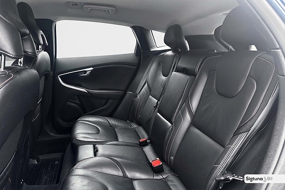 Volvo V40 Cross Country 15 of 20