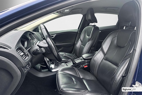 Volvo V40 Cross Country 11 of 20
