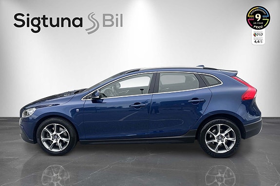 Volvo V40 Cross Country 2 of 20