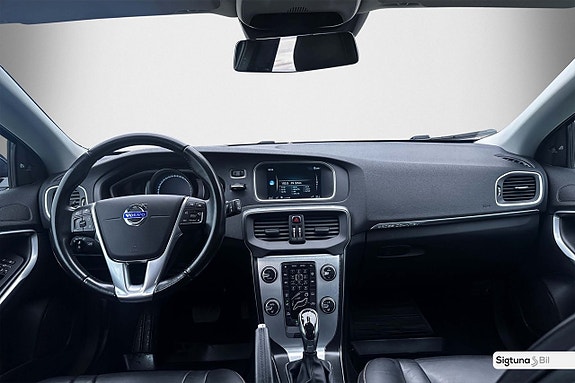 Volvo V40 Cross Country 13 of 20