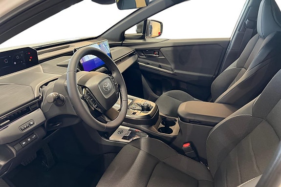 Toyota C-HR 12 of 19
