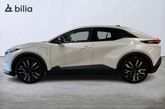 Toyota C-HR 3 of 19