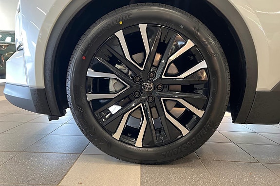 Toyota C-HR 15 of 19