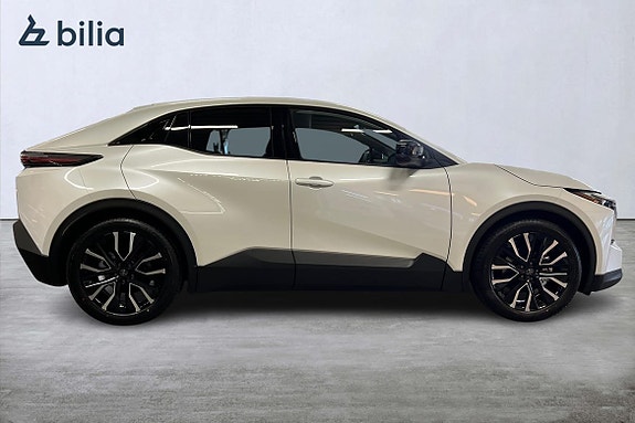 Toyota C-HR 16 of 19