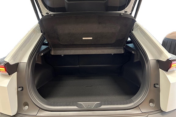 Toyota C-HR 10 of 19