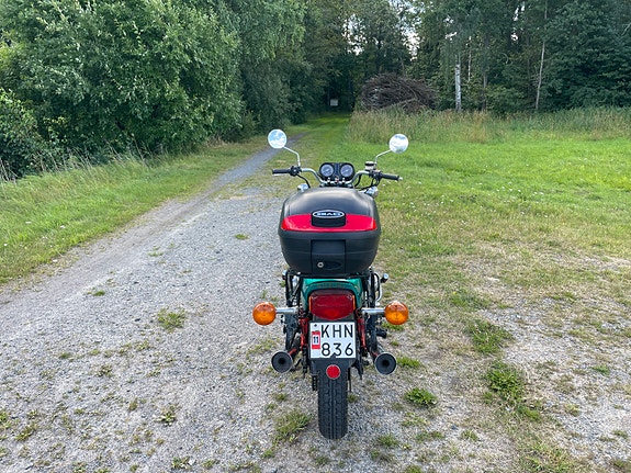 Suzuki 750 GS E 3 of 4