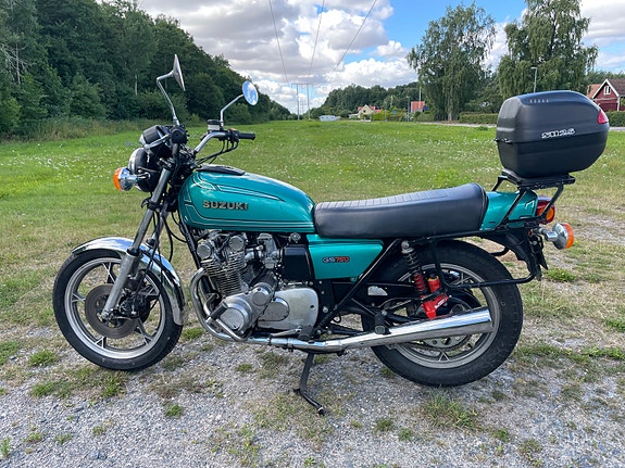 Suzuki 750 GS E 2 of 4