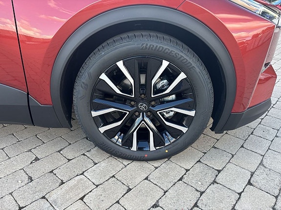 Toyota C-HR 12 of 13