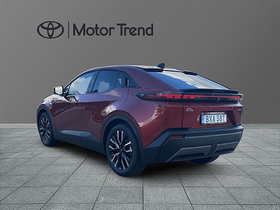 Toyota C-HR 3 of 13
