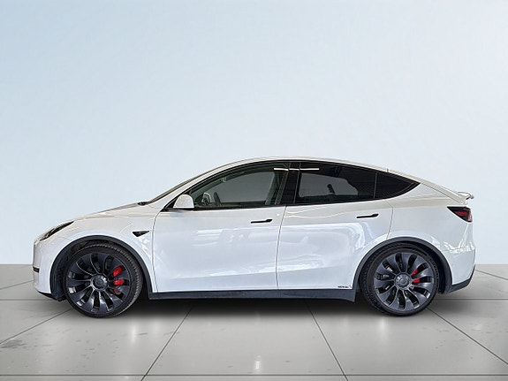 Tesla Model Y 4 of 20