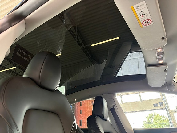 Tesla Model Y 17 of 20