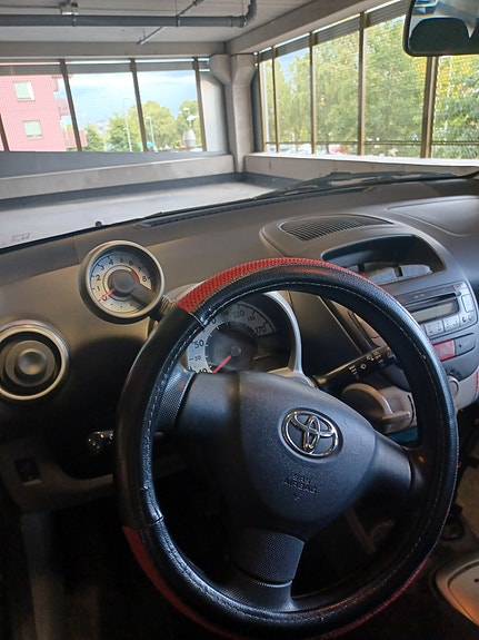 Toyota Aygo 7 of 9