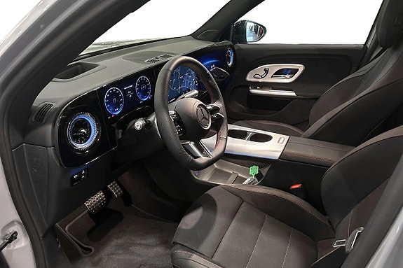 Mercedes-Benz GLB250+ 5 of 16