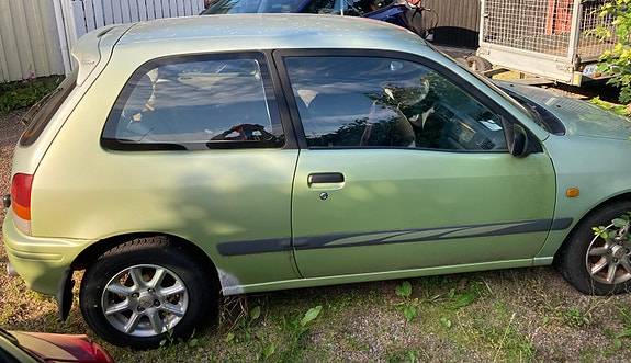 Toyota Starlet 3 of 4
