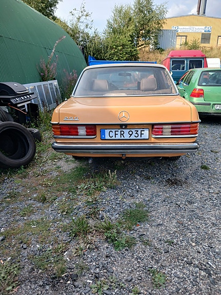 Mercedes-Benz 200 5 of 9