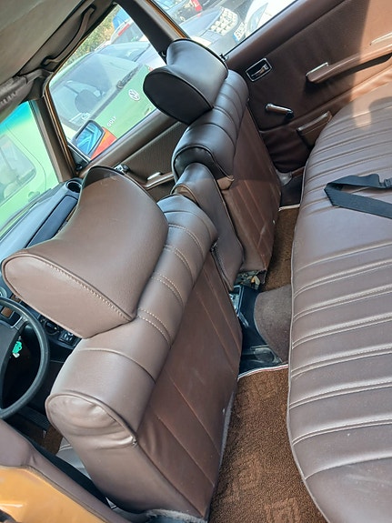 Mercedes-Benz 200 8 of 9