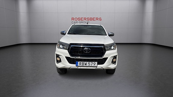 Toyota HiLux 9 of 14