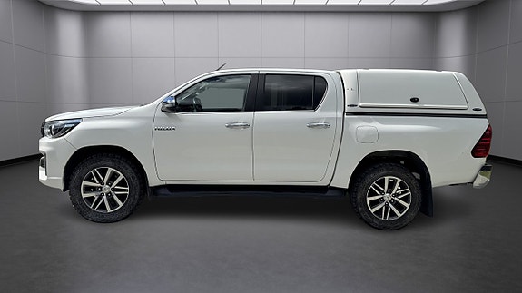 Toyota HiLux 2 of 14