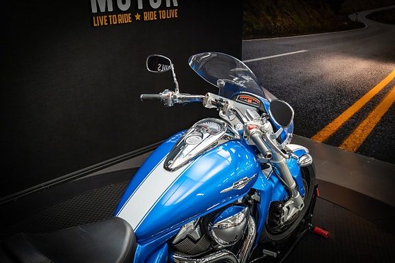 Suzuki M1800R Intruder 9 of 13