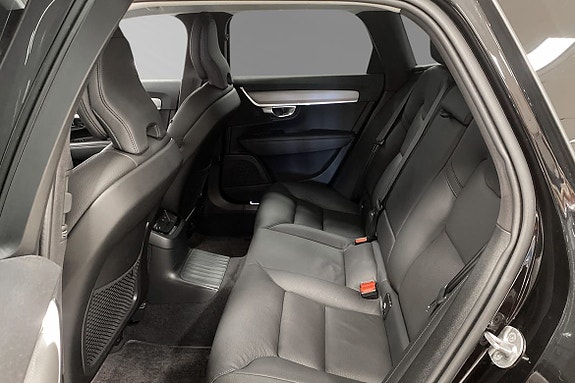 Volvo V90 8 of 16
