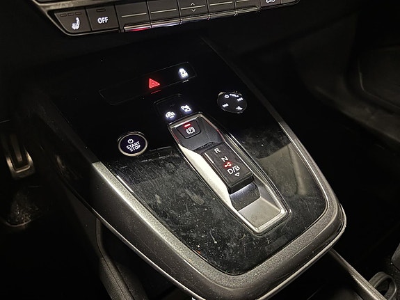 Audi Q4 e-tron 9 of 13