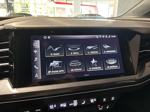 Audi Q4 e-tron 10 of 13