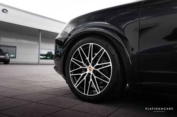Porsche Cayenne 21 of 21