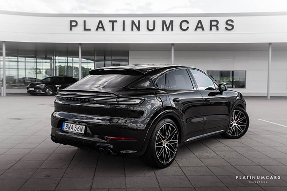 Porsche Cayenne 2 of 21