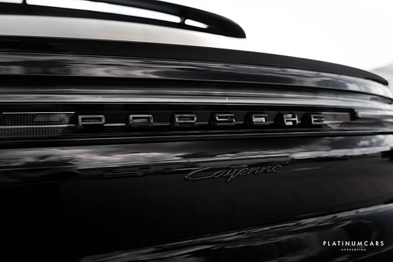 Porsche Cayenne 20 of 21